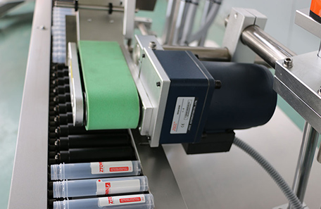 臥式真空管貼標機