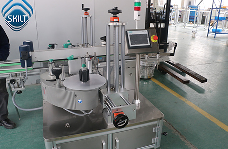 包裝箱轉角貼標機