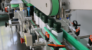 方瓶貼標機是什么，對飲料行業起到了什么作用？