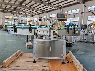 2025.7.2哥斯達黎加圓瓶單標定點不干膠貼標機1臺